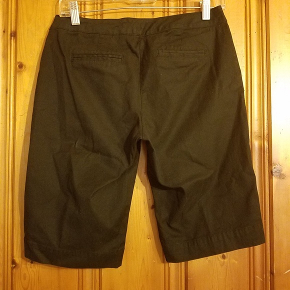 CAbi Black Bermuda Shorts Size 2 - Picture 5 of 6